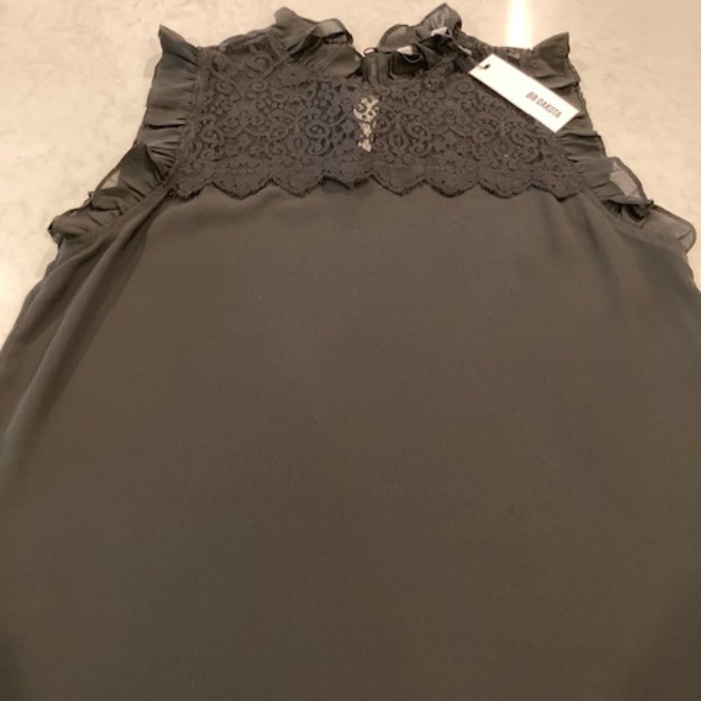 BB Dakota black sleeveless high neck blouse size large